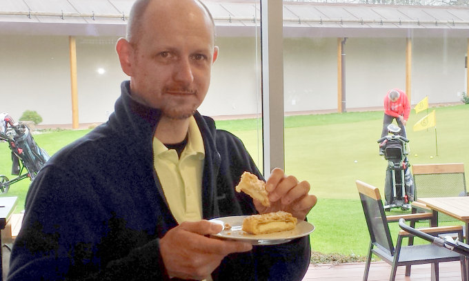 Krupič se cpe, Míra trénuje